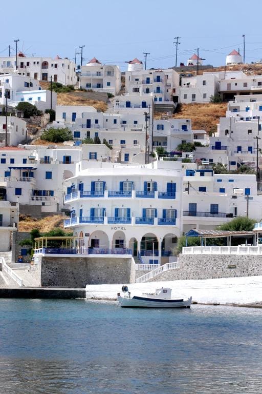 Paradissos Hotel - Main view