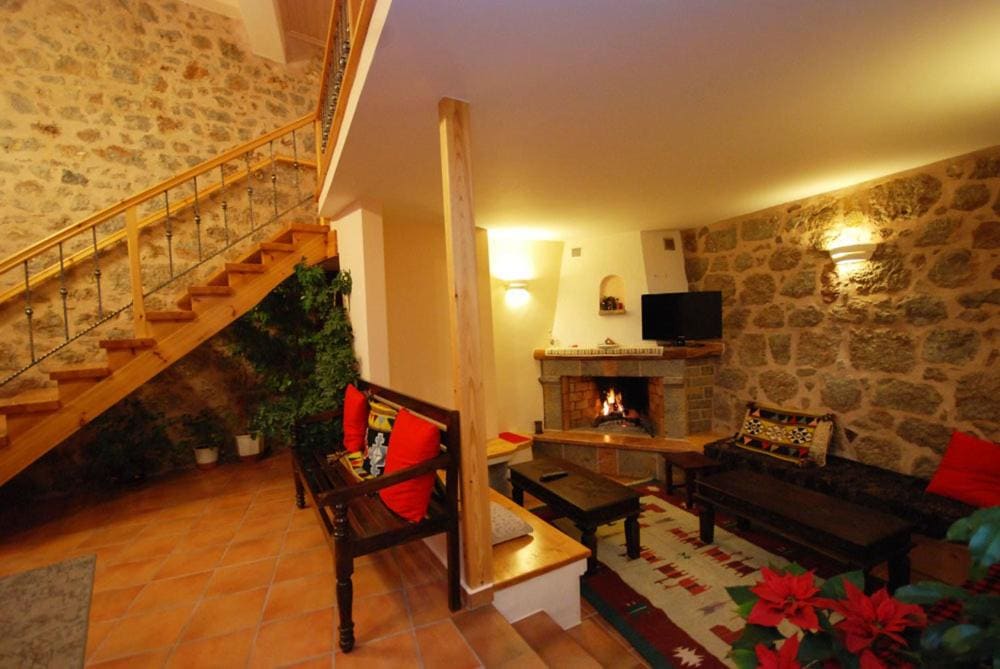 Hotel Parnassos - View 3