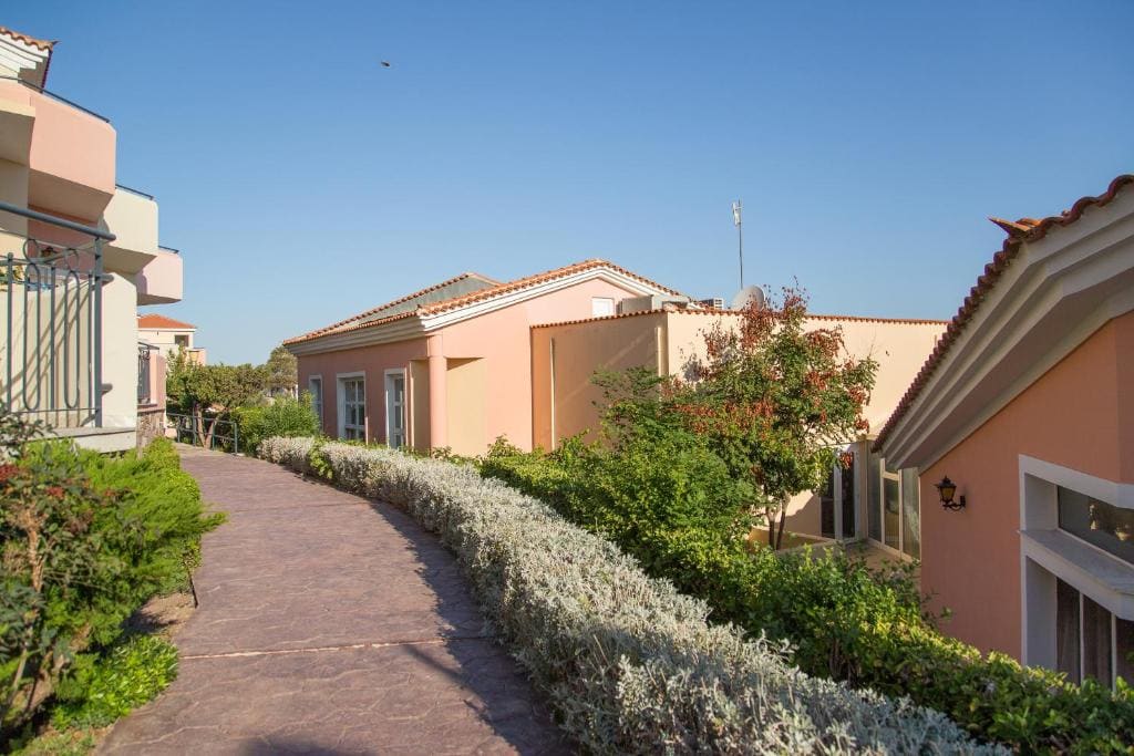 Sunrise Resort Hotel - Main view