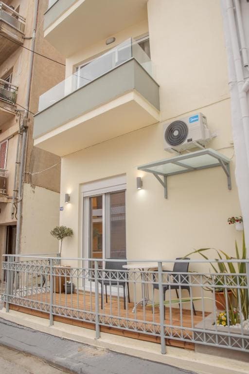 The 3 Brothers' Apts - View 2