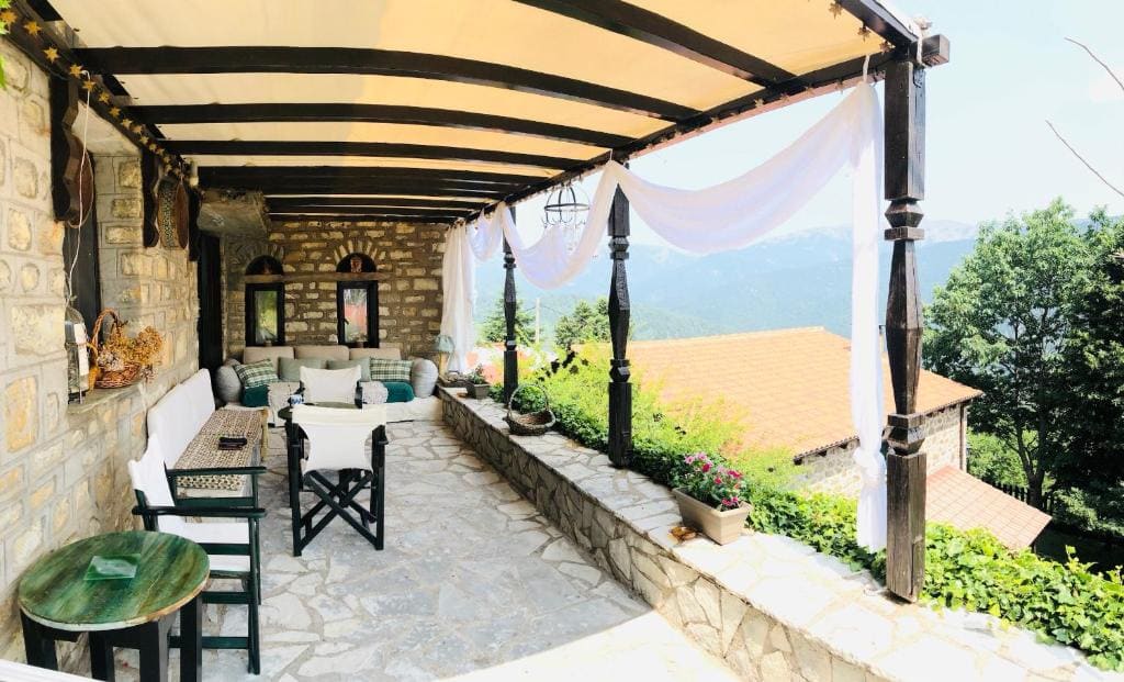 ΤΟ ΑΡΧΟΝΤΙΚΟ - View 3