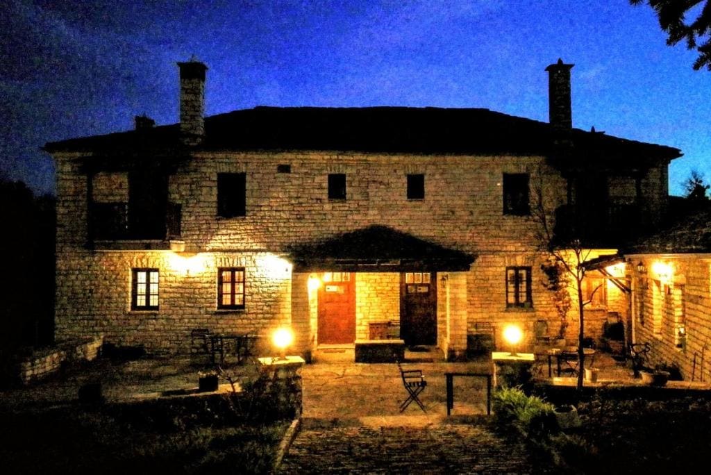 Xenonas Achnoulas - Main view