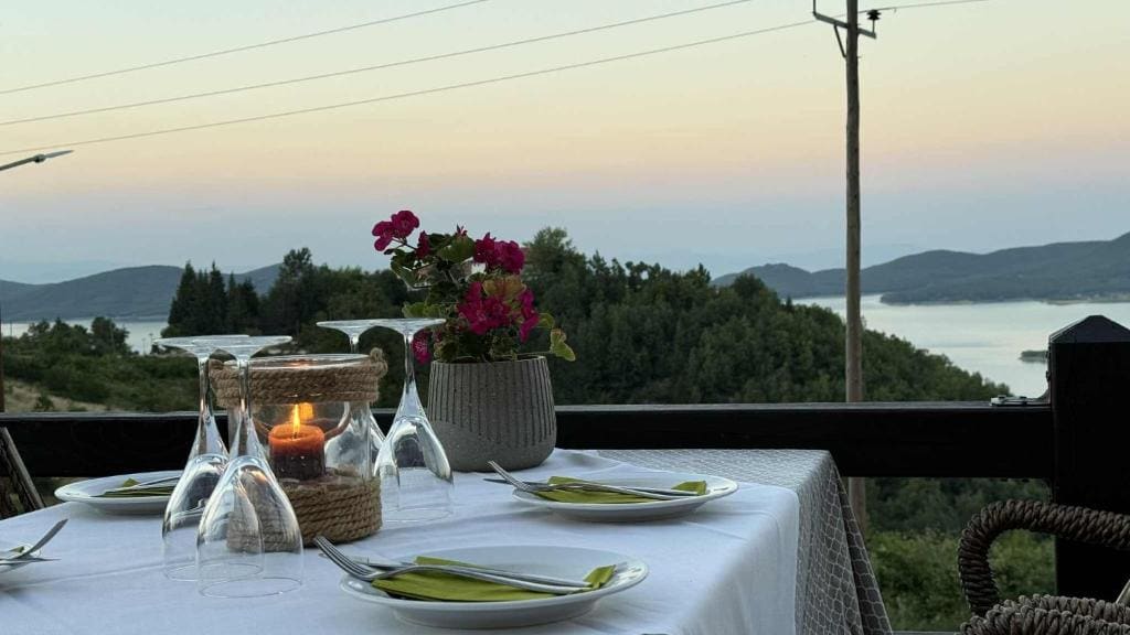 Χρυσοπελεια - Chrisopeleia Lake View - View 6