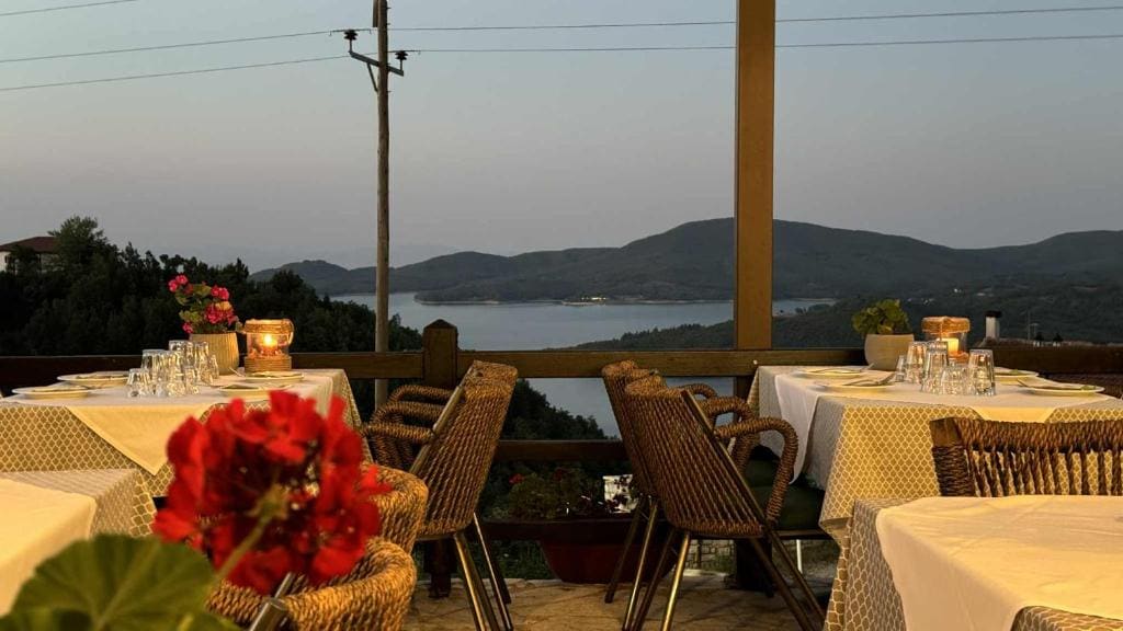Χρυσοπελεια - Chrisopeleia Lake View - View 5