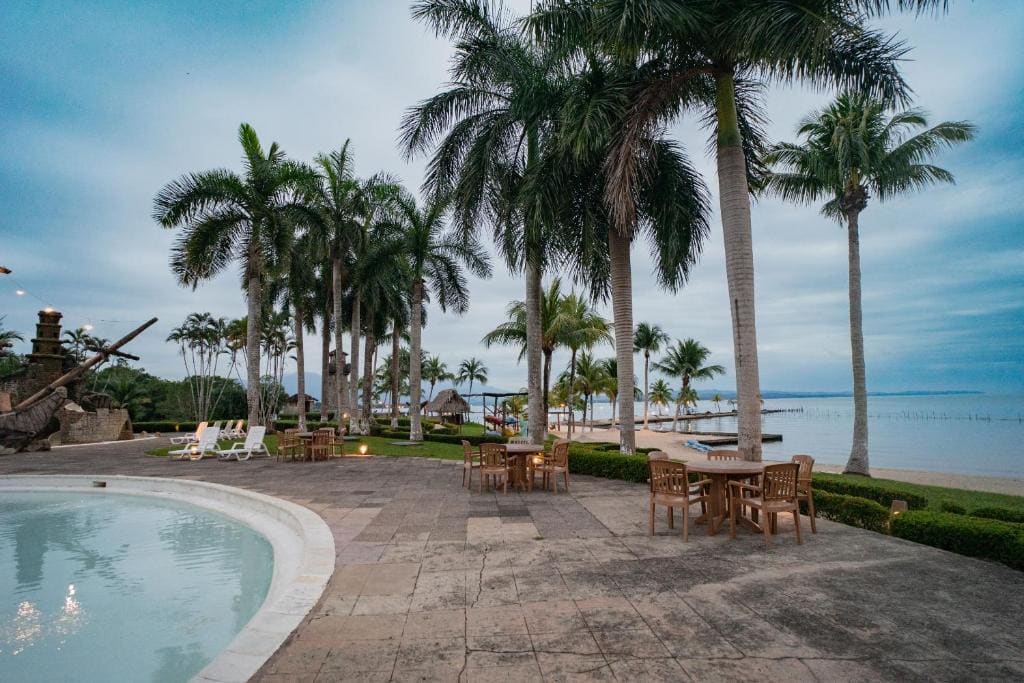 Amatique Bay Hotel - View 4