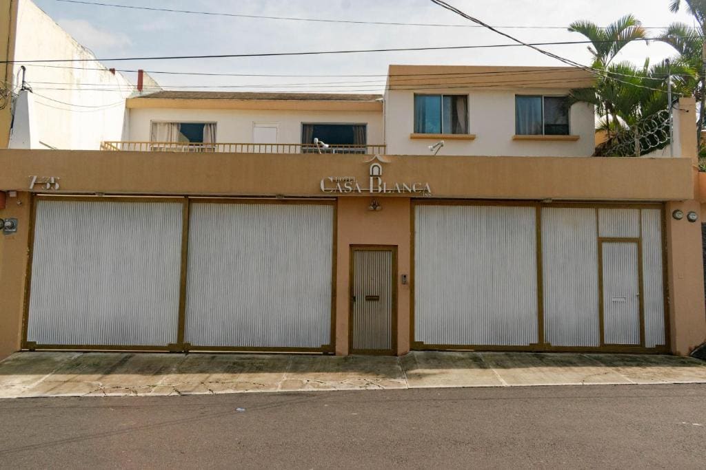 Hotel Casa Blanca Inn - Main view