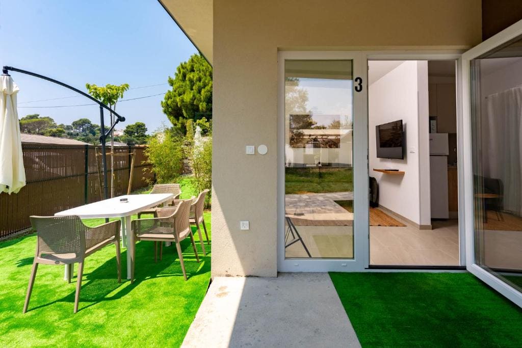 Arti Holiday Homes - View 7