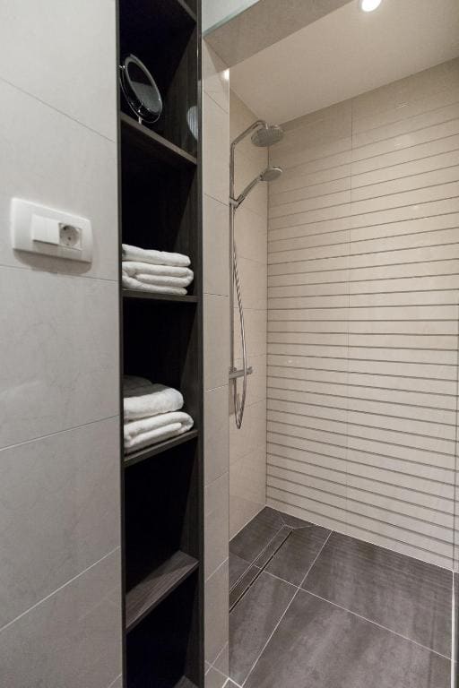Classy Design Accommodation - View 4