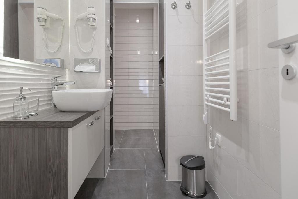 Classy Design Accommodation - View 5