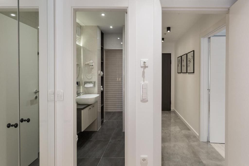 Classy Design Accommodation - View 6
