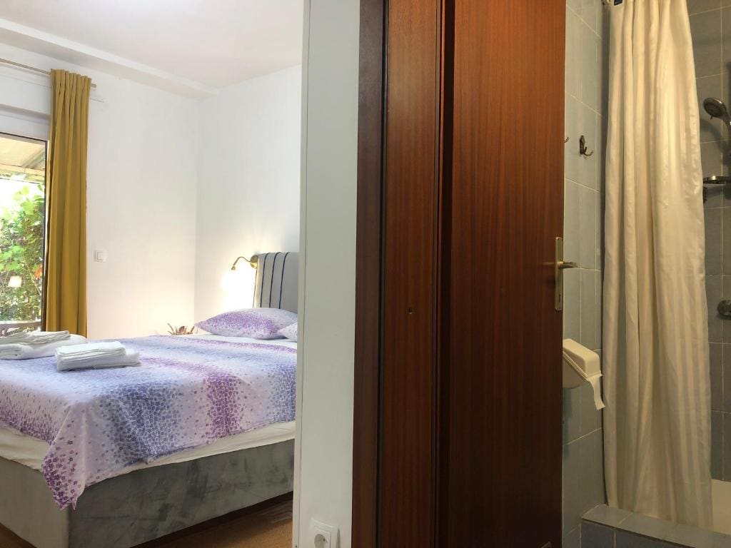 Double room with bathroom, beach close, kitchen use - View 2