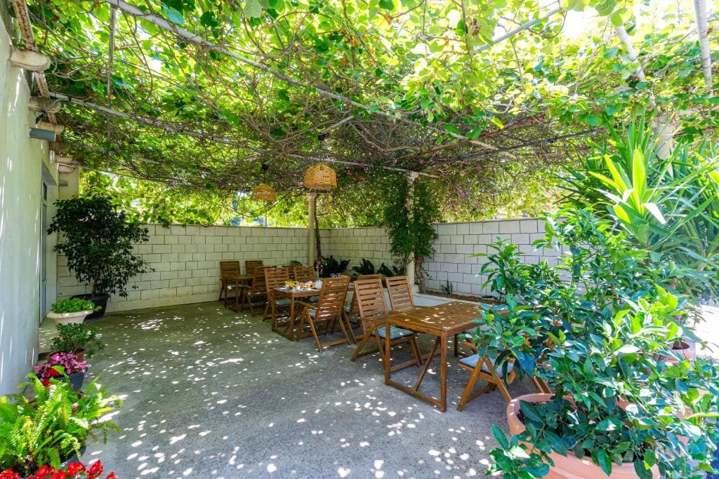 Francesca Guesthouse & Vardia Winery - Main view