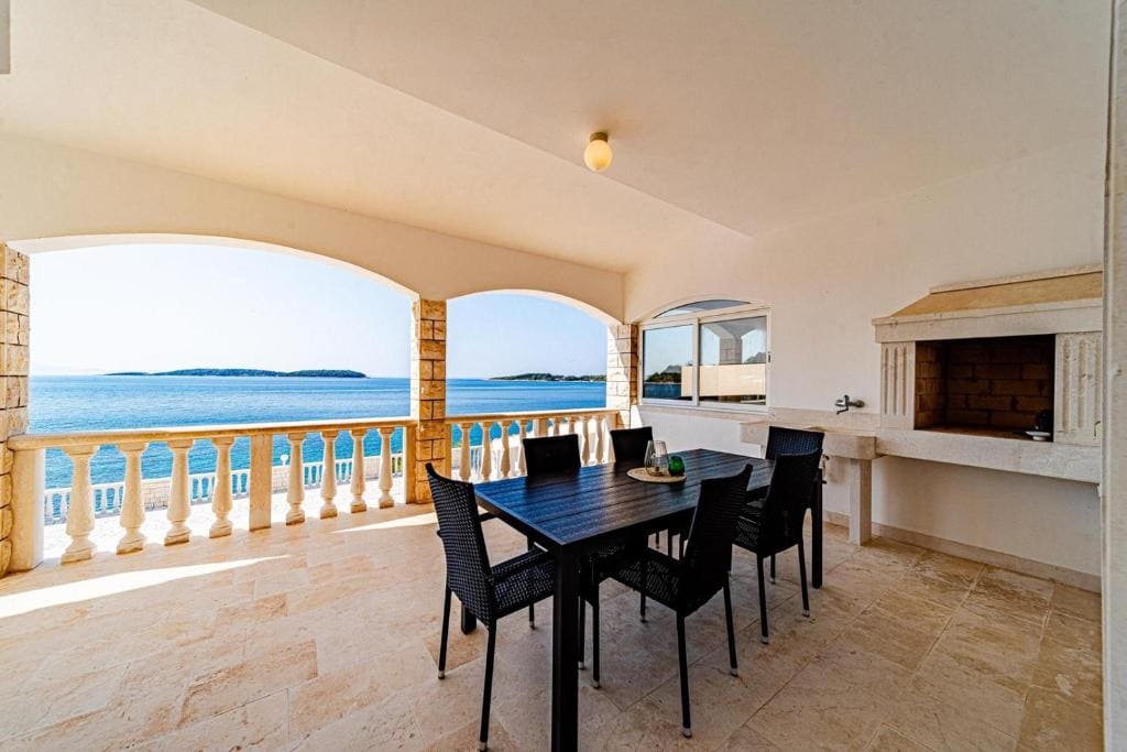 Holiday House Nova - Main view