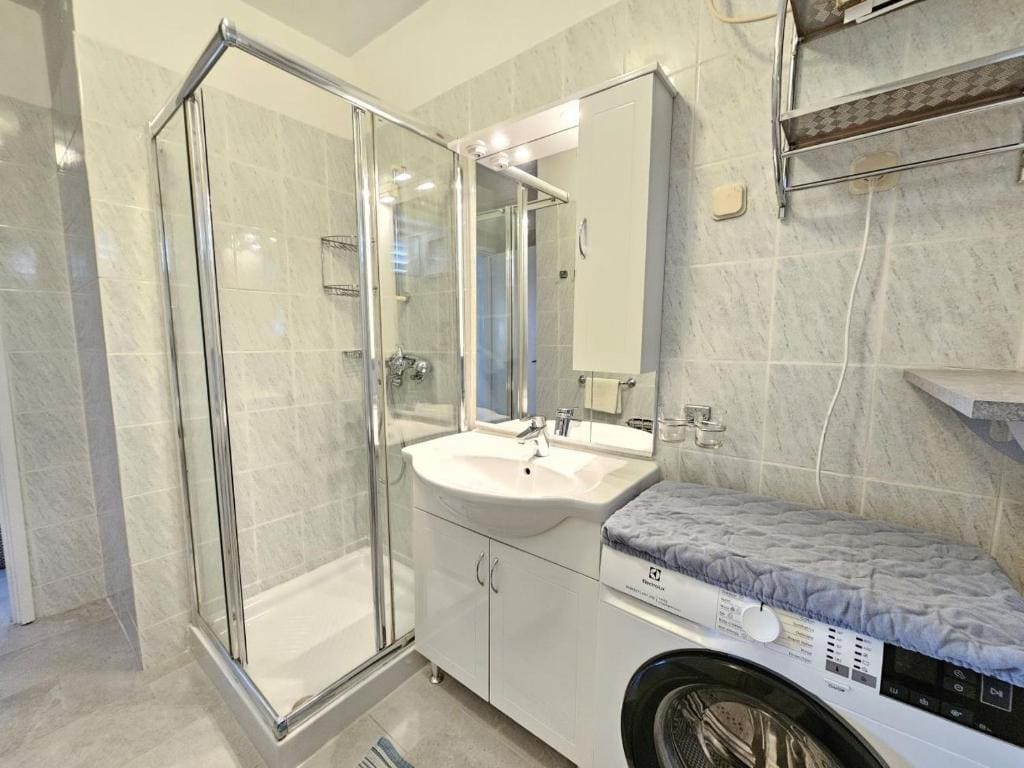 LEO ROOM 1 NV - Room for 2 persons with bathroom and balcony - View 3