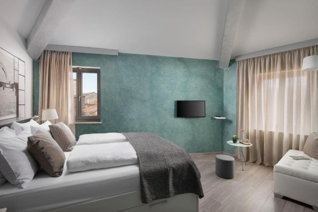 Mirakul Residence in a cute historic town - View 2