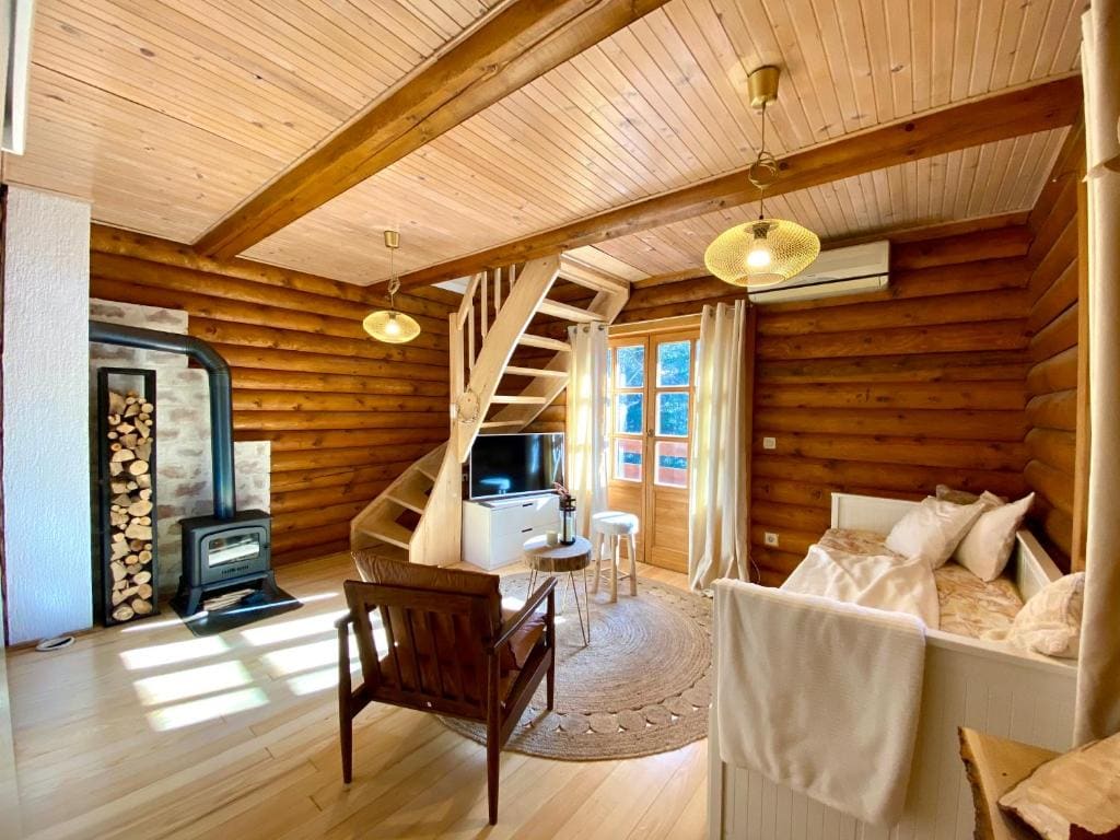 Pine Lodge - View 6