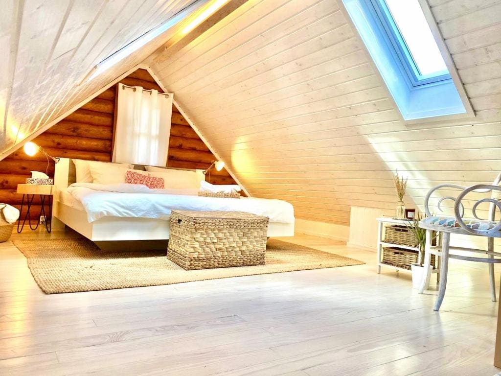 Pine Lodge - View 2