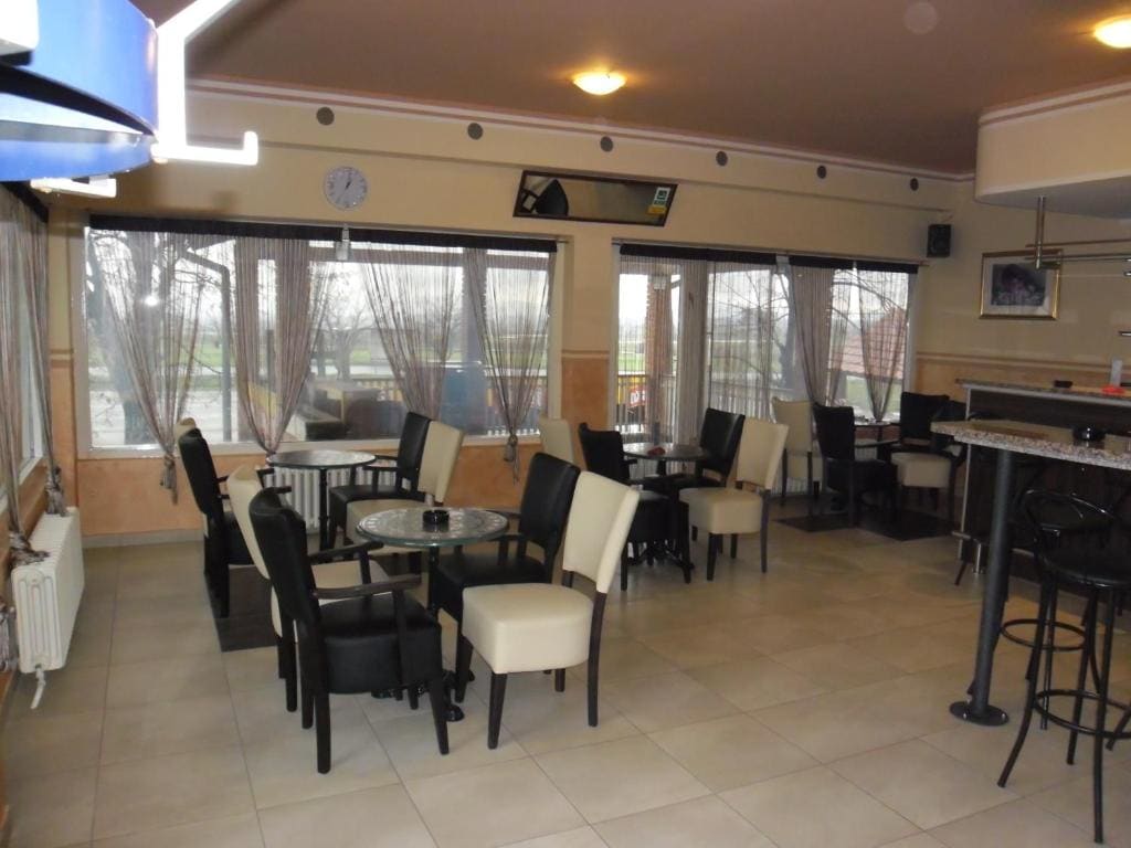 Prenociste Denis - View 2