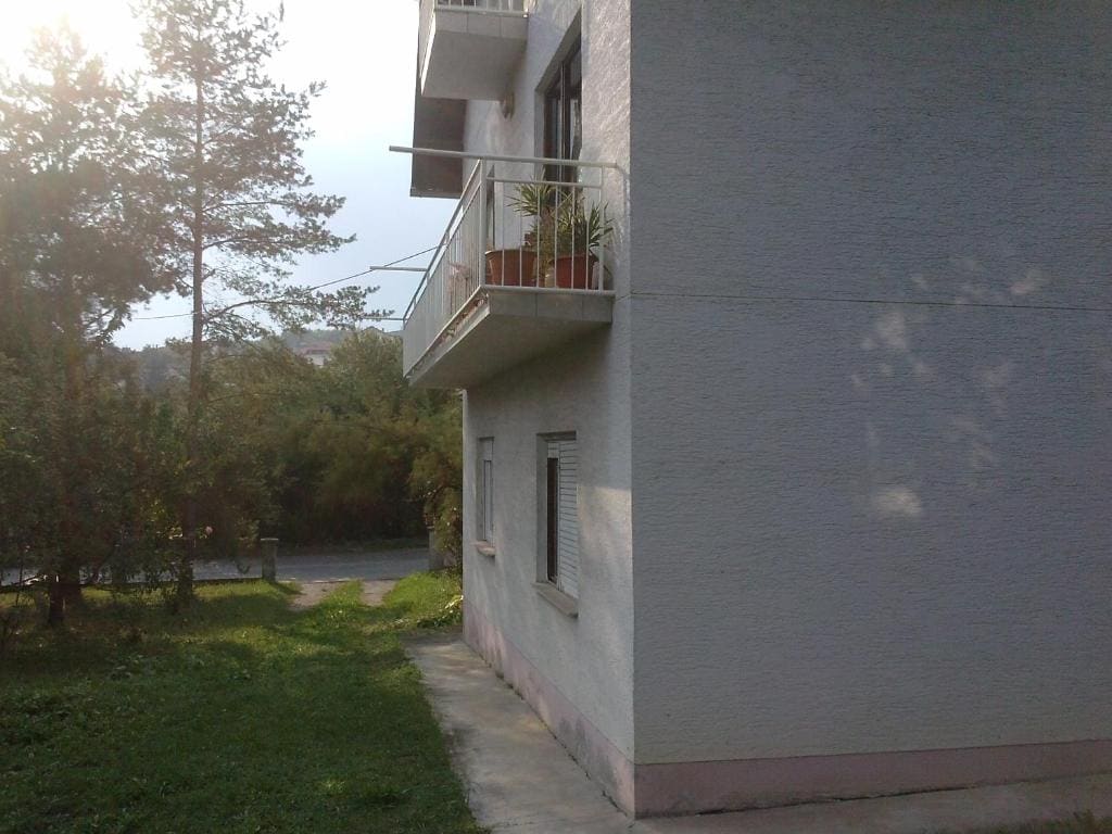Random Room - View 5