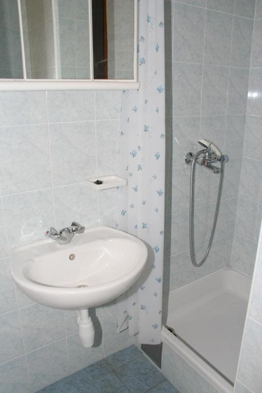 Apartments and rooms by the sea Zaostrog, Makarska - 2662 - View 3