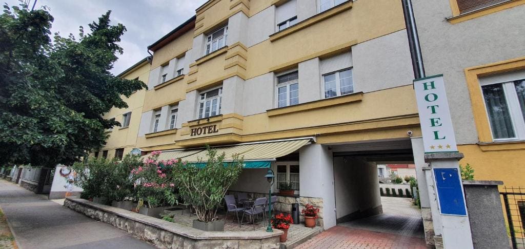 Hotel Baross - Main view