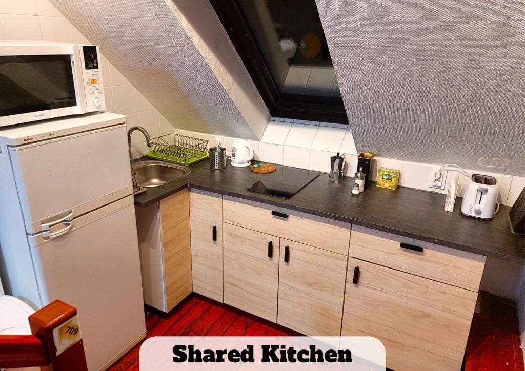 Black Sheep Budapest Smart Rooms - View 3