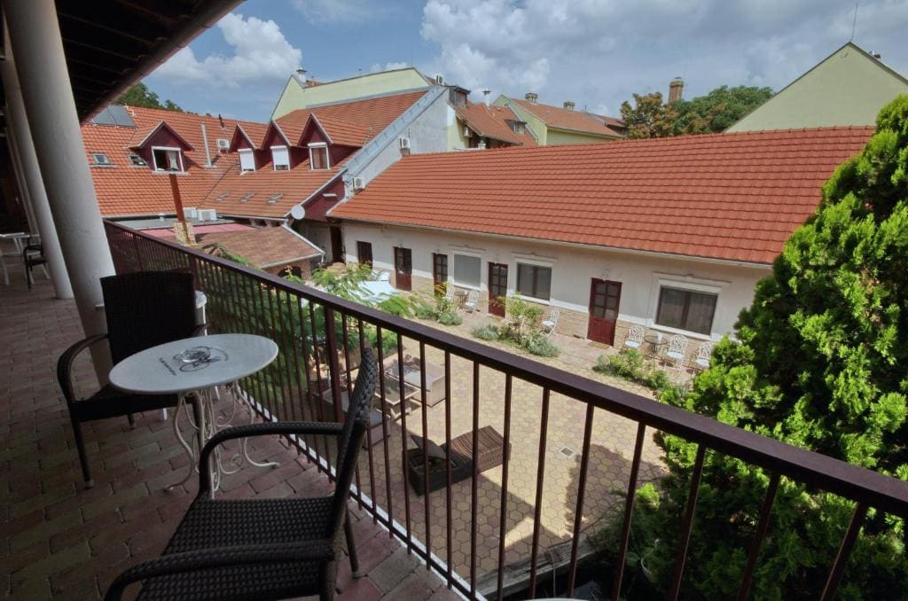 Guest House Romantika Panzio — Ansicht 4