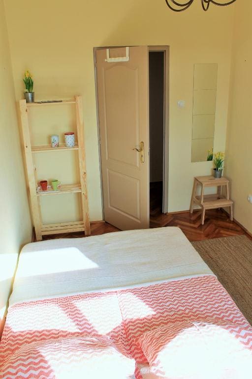 B3 City Rooms - Main view
