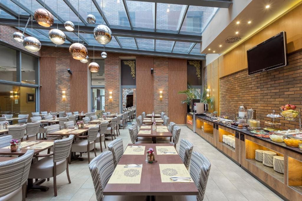 Marmara Hotel Budapest - View 3
