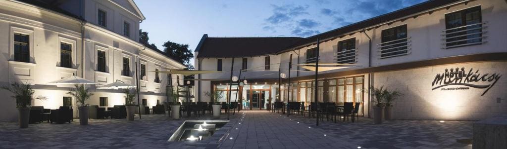 Munkácsy Hotel - Main view