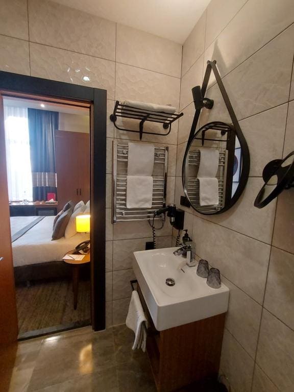 Ramada by Wyndham Budapest City Center - View 2