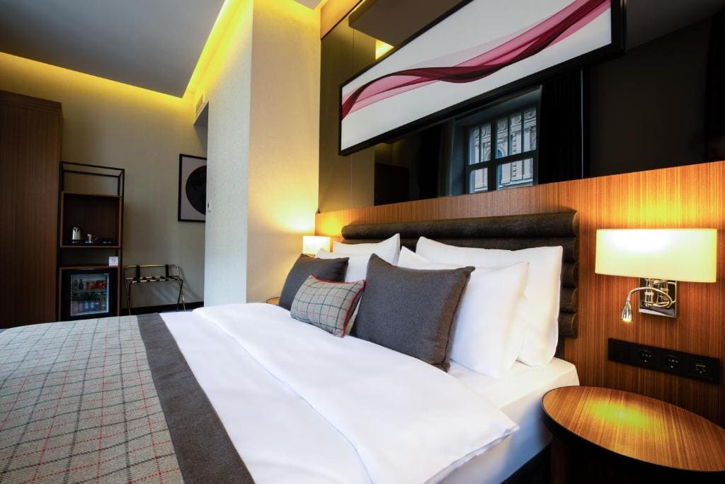 Ramada by Wyndham Budapest City Center - View 5