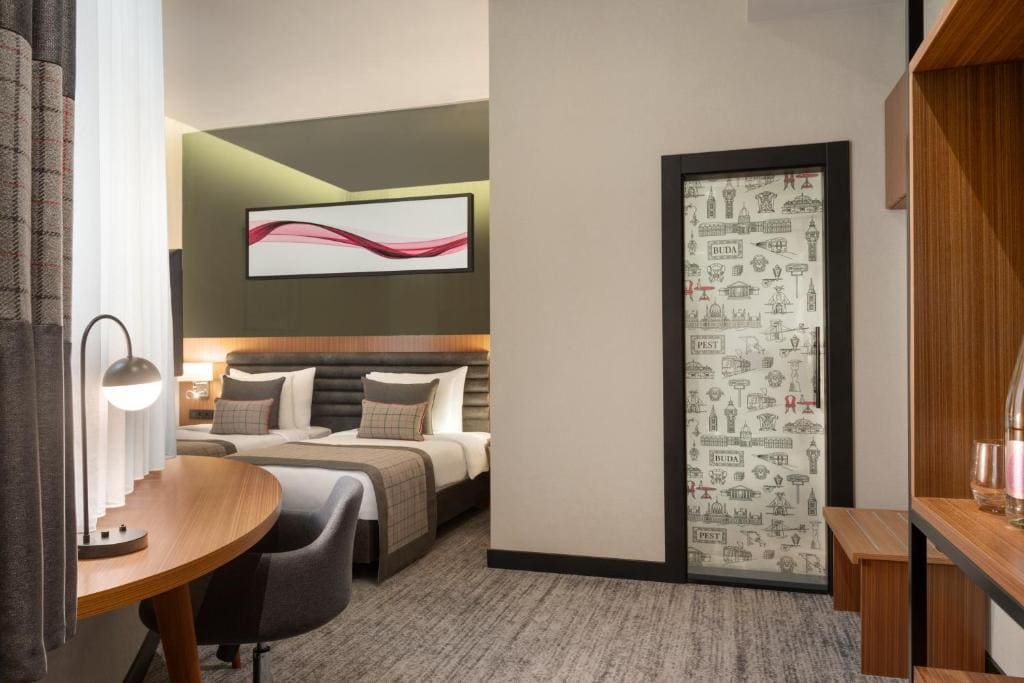 Ramada by Wyndham Budapest City Center - View 7