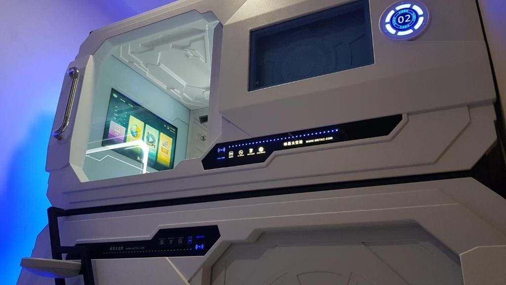 Apollo Capsule Hotel - Main view