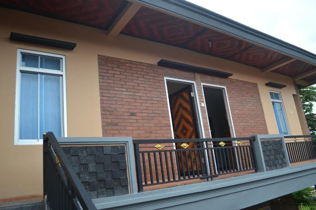 Crown Guest House - View 5