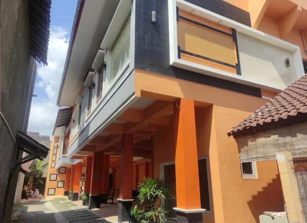RedDoorz Syariah At Endrayanti Inn RSUD Yogyakarta - View 5