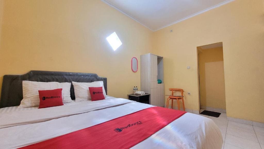 RedDoorz Syariah At Endrayanti Inn RSUD Yogyakarta - View 2