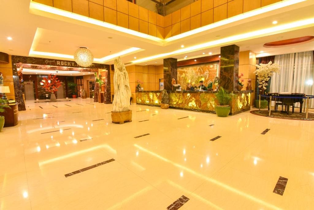 Grand Rocky Hotel Bukittinggi - View 4