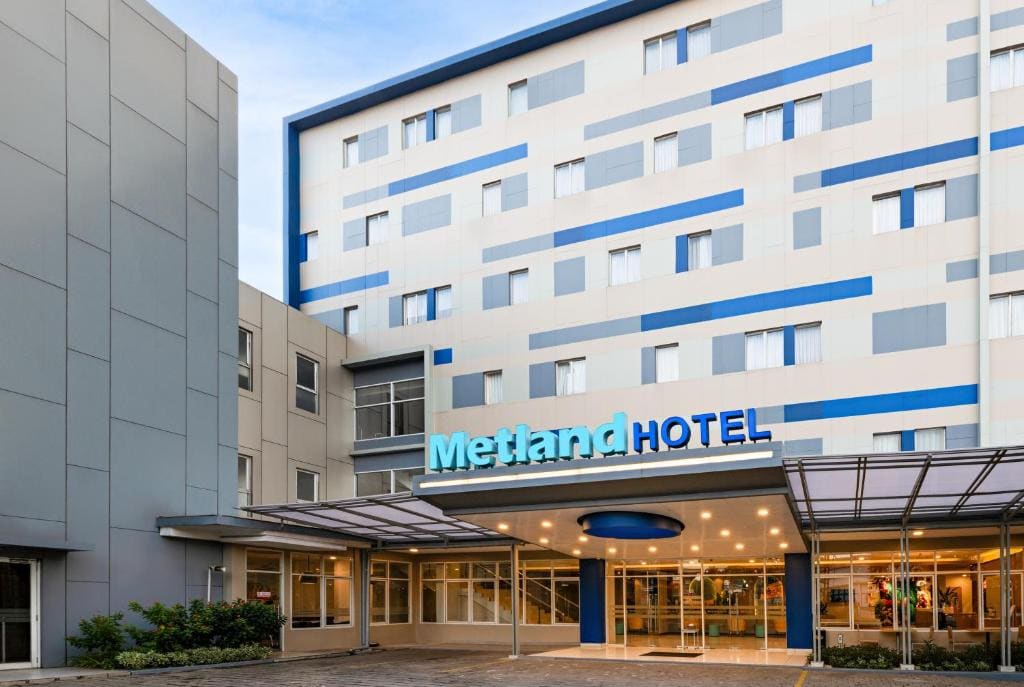 Metland Hotel Bekasi - Main view