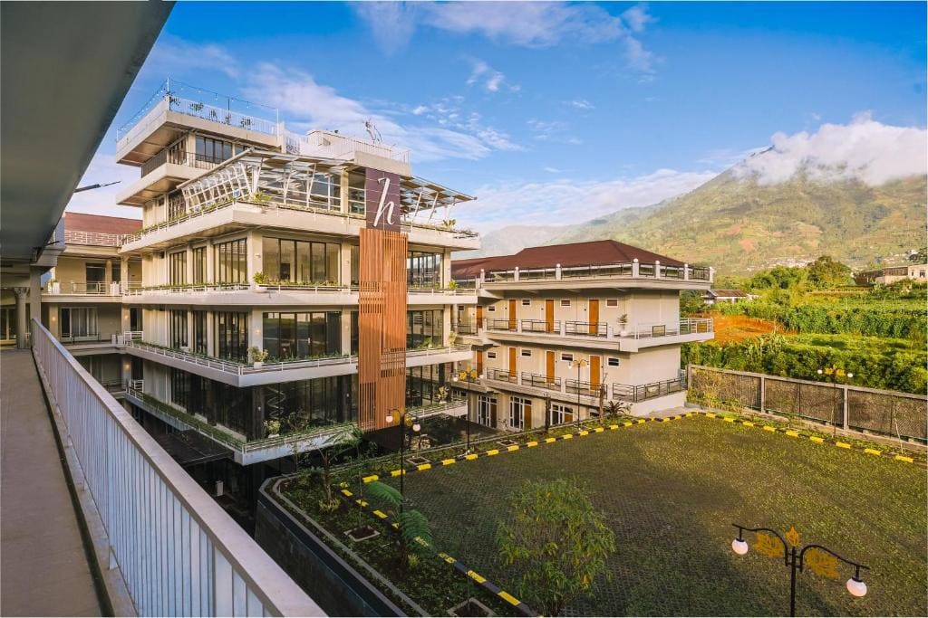 Horison Resort Dieng - Main view