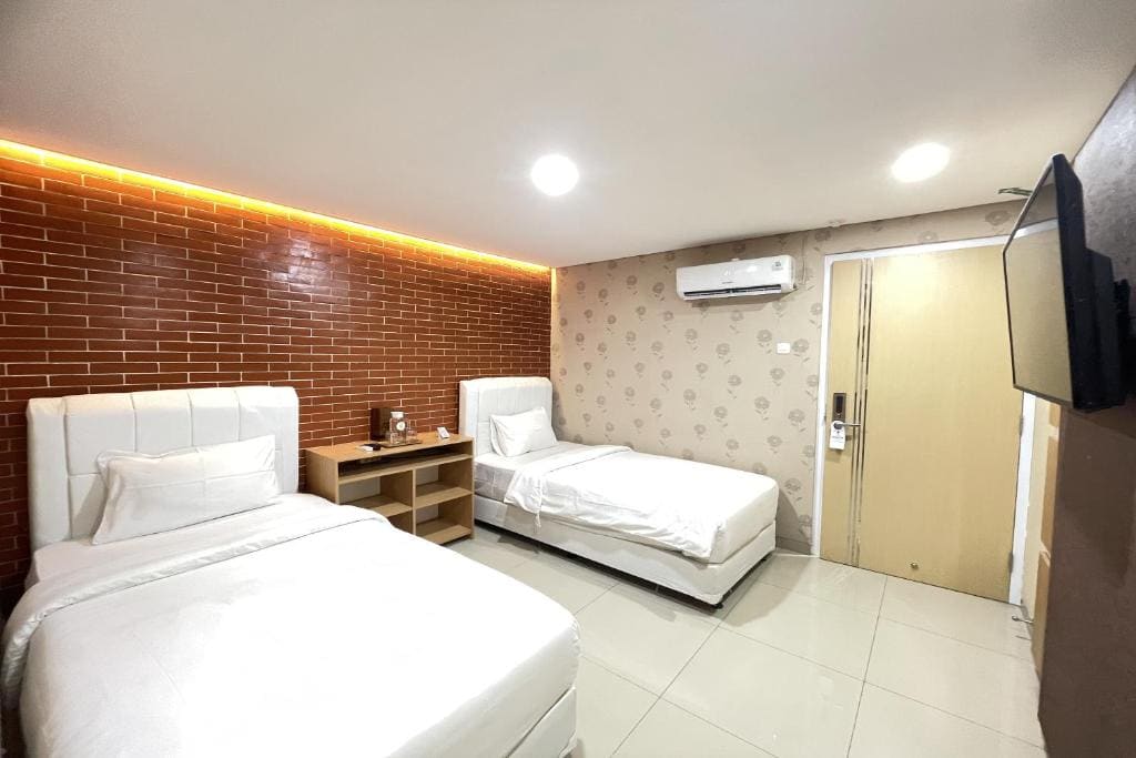 Hotel Lengkong 2 - View 2