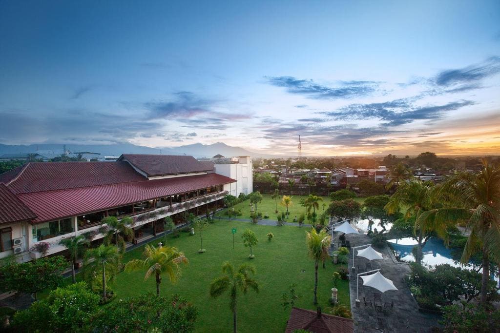 Lombok Raya Hotel - Main view