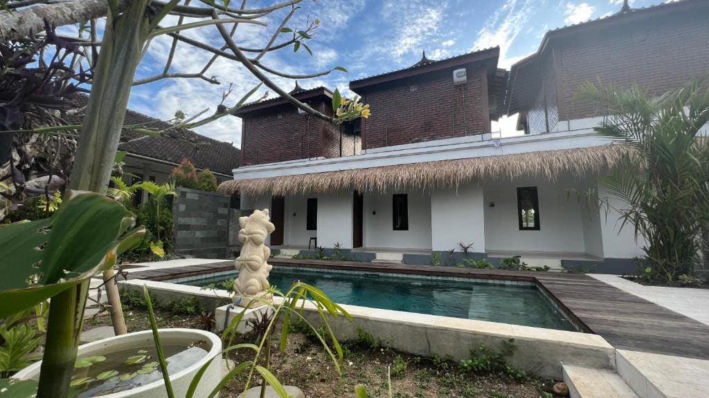 MANTA GUEST HOUSE - Main view