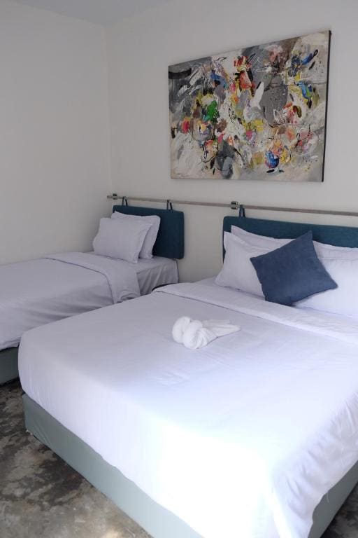 Manta Rooms - View 6