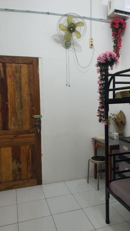 Medan Dazhong Backpacker's Hostel - Vista 3