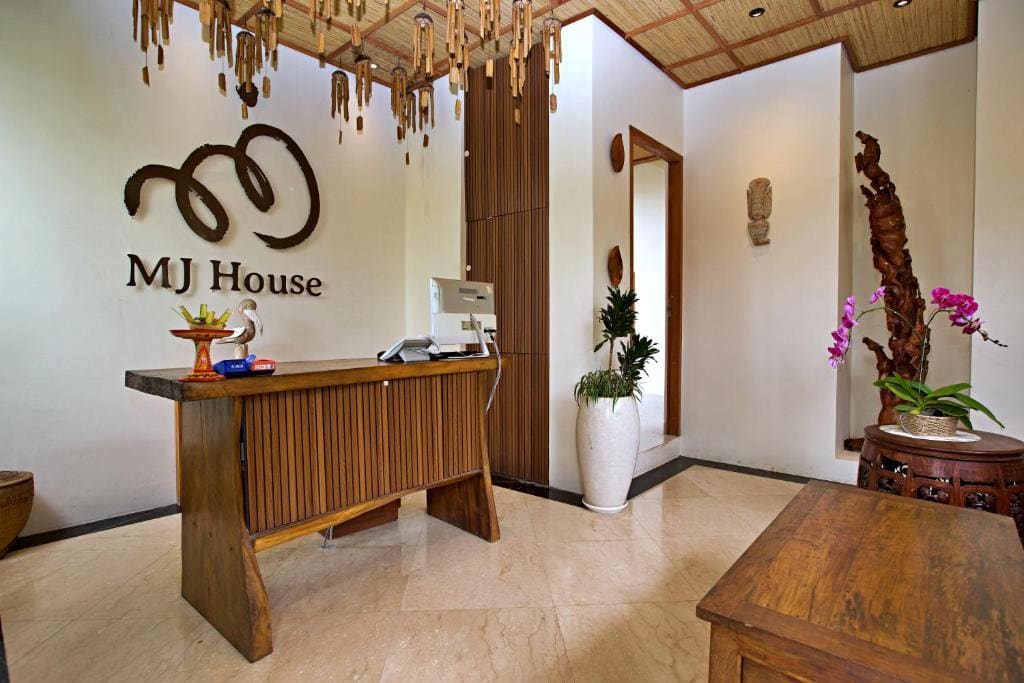 MJ House - View 6