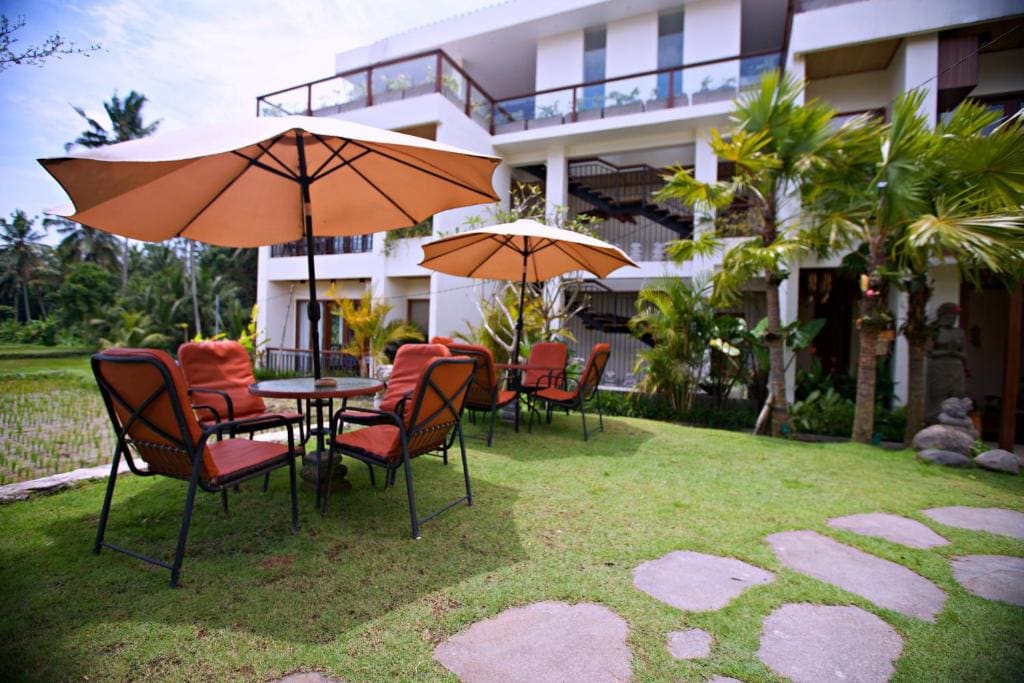 MJ House - Main view
