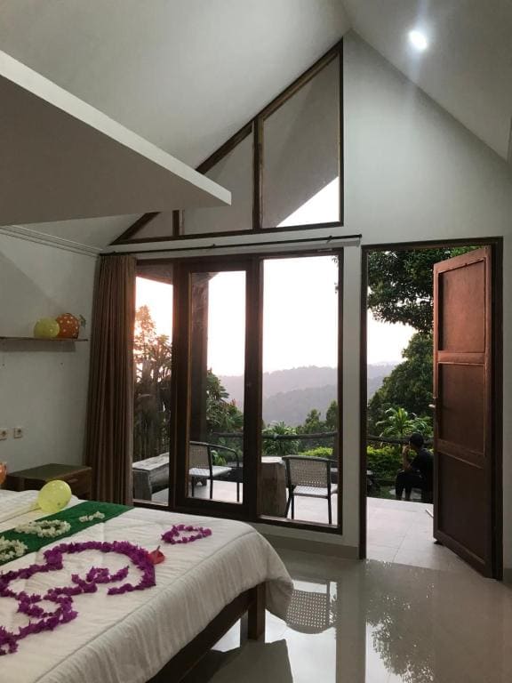Munduk Clove - View 6