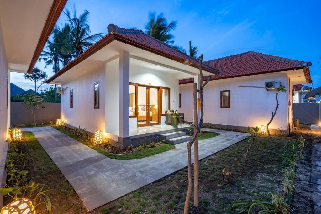 Nusa Indah Onai Hotel - Main view