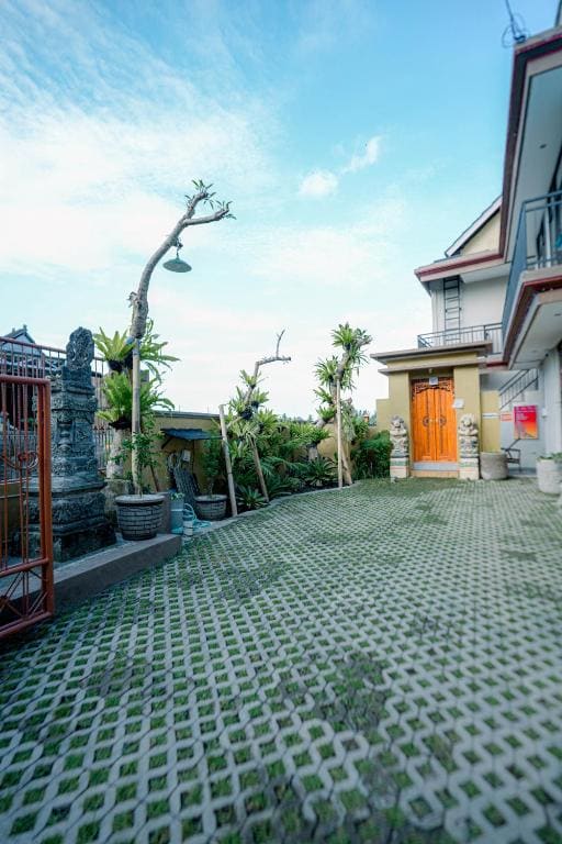 Oto Villa - View 2
